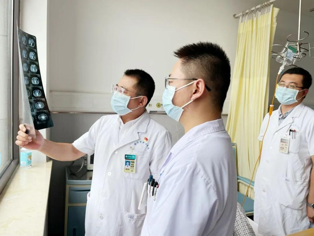【临汾日报】市中心医院肝胆外科微创技术：“三镜”联合 “一步”到位