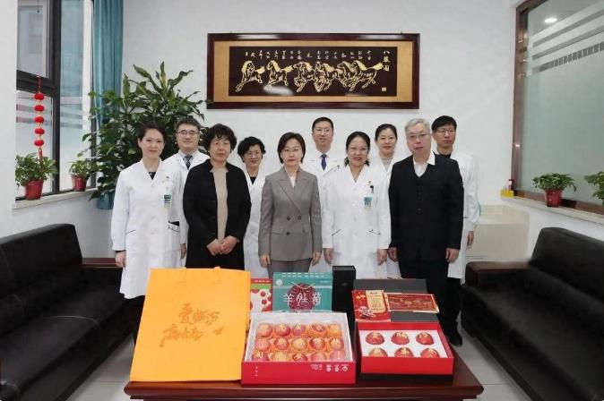 副市长李艳萍在市中心医院调研疫情防控和安全生产工作